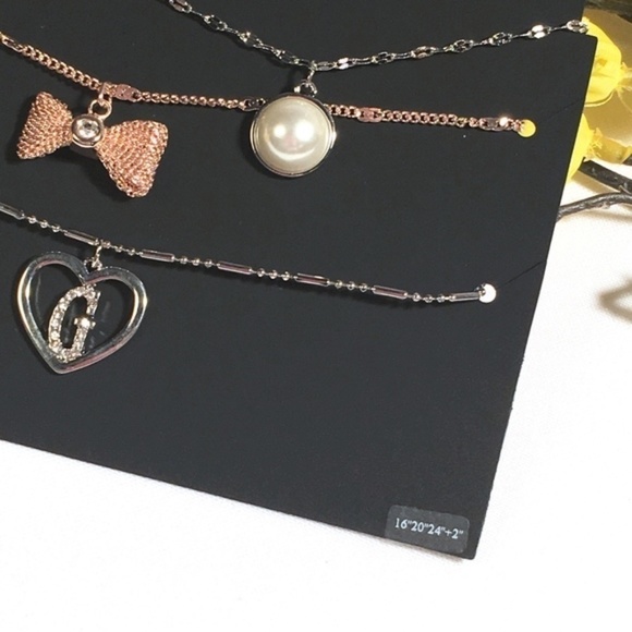 𝅺3/$29! GUESS Delicate Layered Necklace Pearl & Bow - Picture 5 of 7